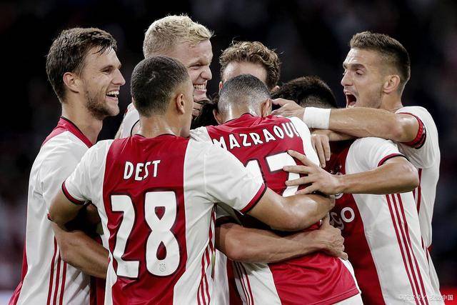 萨卡本赛季在英超送出10次助攻 五大联赛首位球员